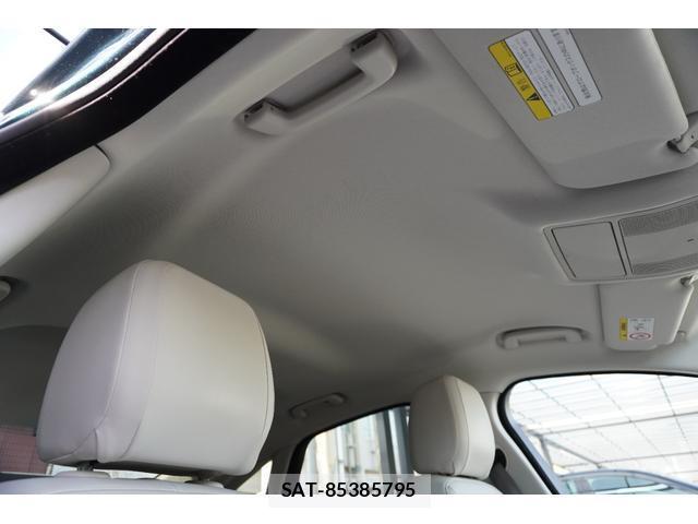 Jaguar XF 2017-02 8072549-14
