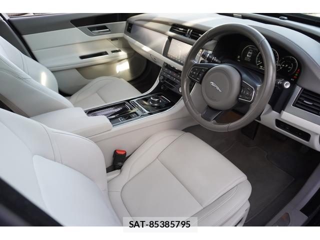 Jaguar XF 2017-02 8072549-15