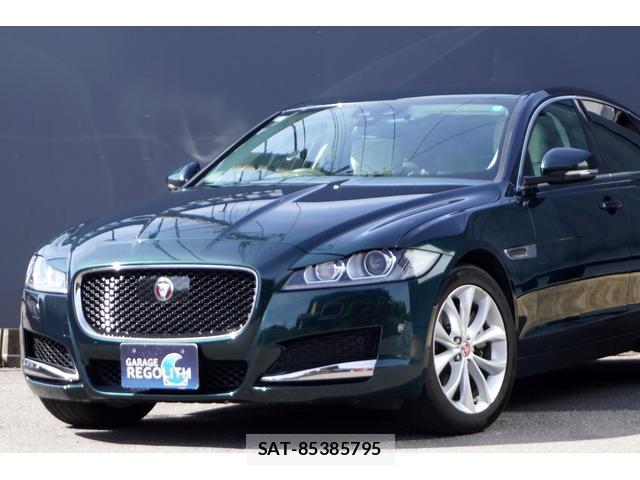 Jaguar XF 2017-02 8072549-2