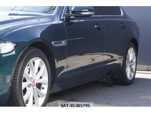 Jaguar XF 2017-02 8072549-3