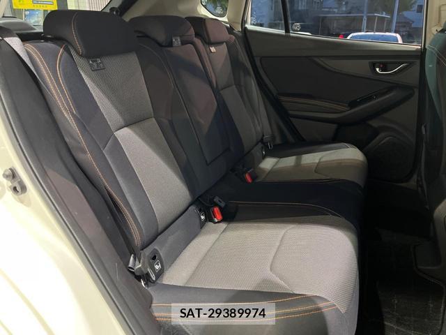 Subaru XV 2017-07 8071203-11