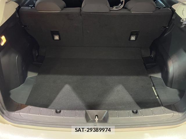 Subaru XV 2017-07 8071203-12