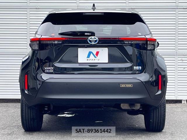 Toyota YARIS CROSS 2022-09 8071238-15
