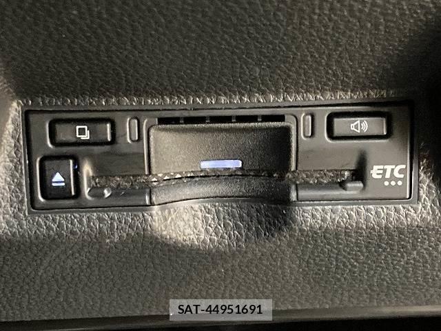 Toyota YARIS CROSS 2025-04 8071544-10