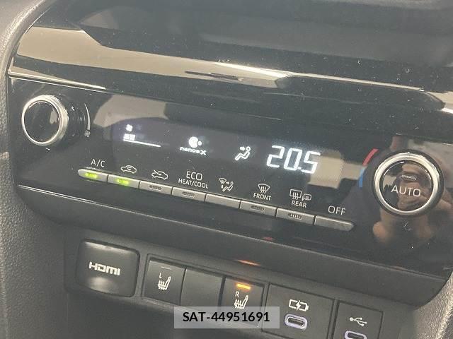 Toyota YARIS CROSS 2025-04 8071544-11