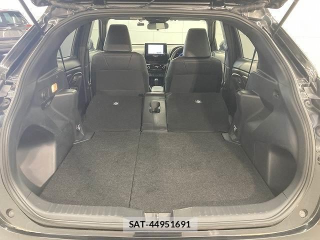 Toyota YARIS CROSS 2025-04 8071544-12
