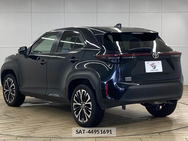 Toyota YARIS CROSS 2025-04 8071544-15