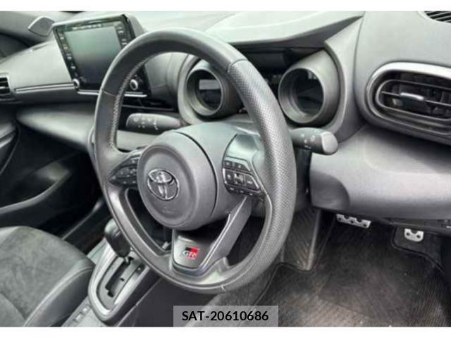 Toyota YARIS CROSS 2022-10 8071826-2