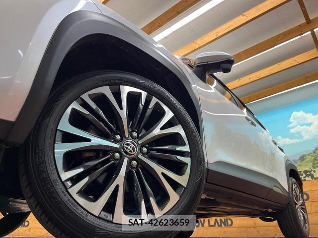 Toyota YARIS CROSS 2022-08 8072236-12