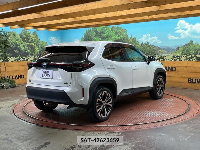 Toyota YARIS CROSS 2022-08 8072236-16