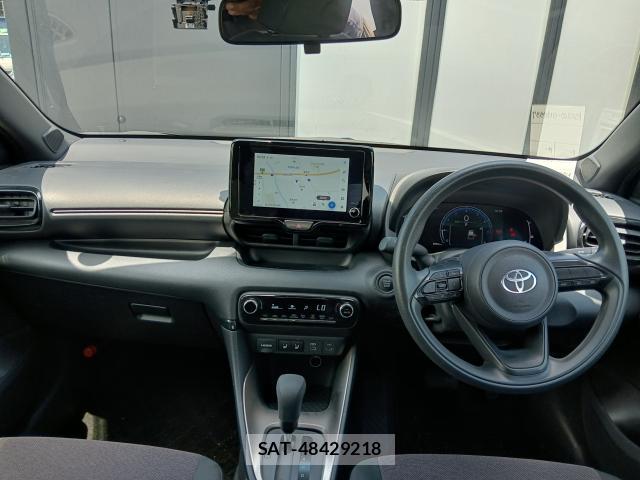Toyota YARIS 2024-09 8070951-10