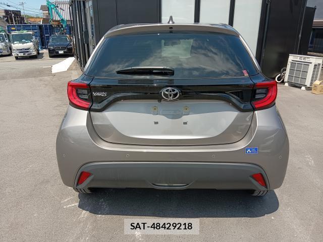 Toyota YARIS 2024-09 8070951-5