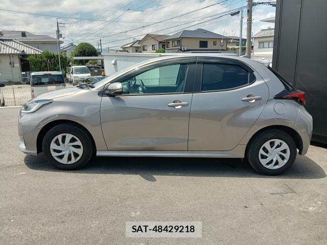 Toyota YARIS 2024-09 8070951-7