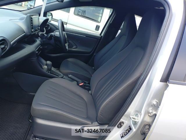 Toyota YARIS 2021-07 8072565-15