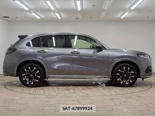 Honda ZR-V 2023-09 8071037-17