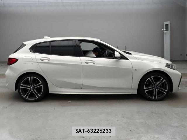 Bmw 1 SERIES 2021-08 8219056-12