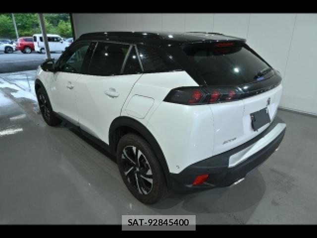 Peugeot 2008 2023-06 8218898-1