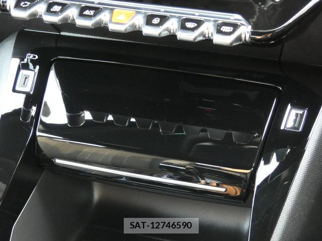 Peugeot 208 2021-12 8216800-16