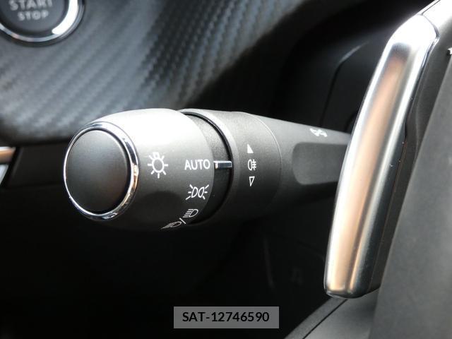 Peugeot 208 2021-12 8216800-8