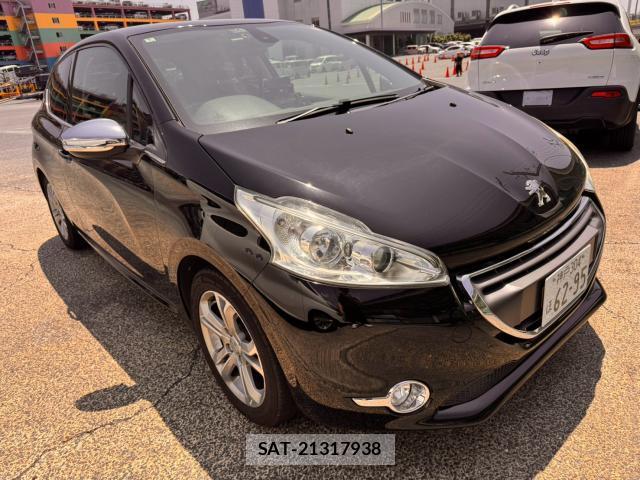 Peugeot 208 2013-10 8221080-14