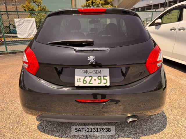 Peugeot 208 2013-10 8221080-15