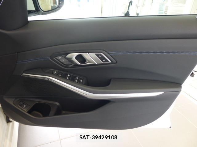 Bmw 3 SERIES 2021-09 8221731-4