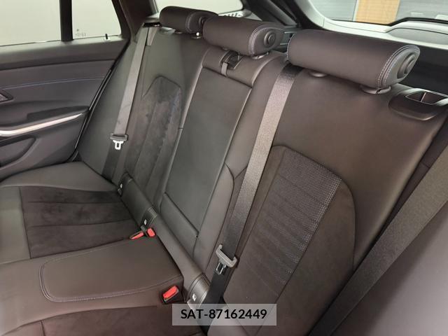 Bmw 3 SERIES 2023-06 8223552-2