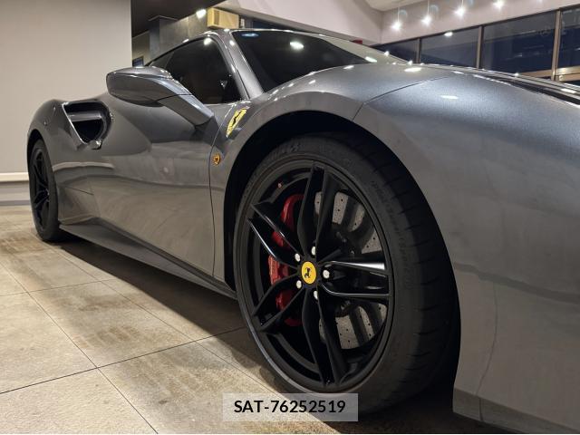 Ferrari 488 GTB 2016-10 8225561-11