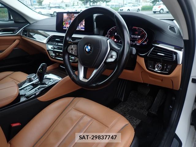 Bmw 5 SERIES 2021-06 8218900-2