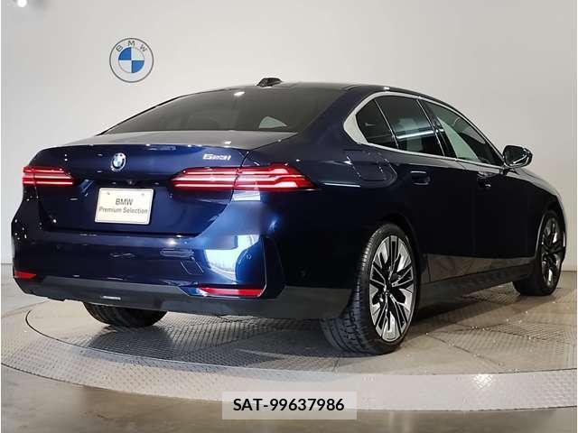Bmw 5 SERIES 2023-11 8222157-1