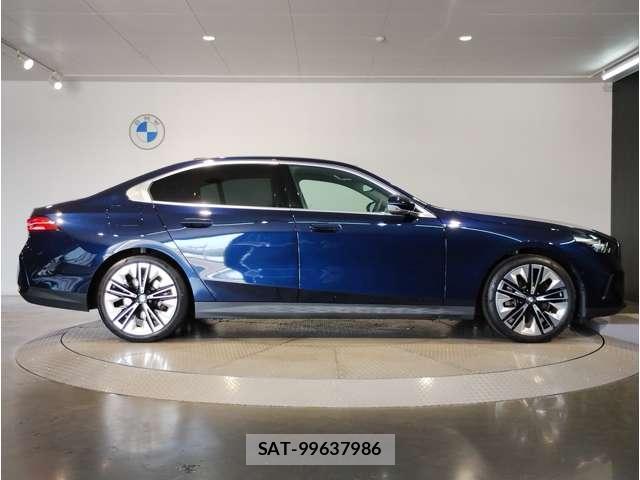 Bmw 5 SERIES 2023-11 8222157-3