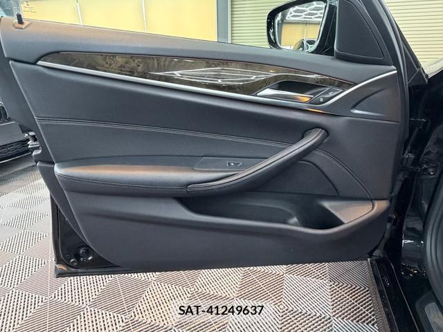 Bmw 5 SERIES 2017-06 8223546-12