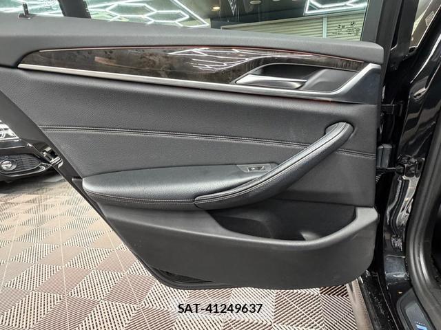 Bmw 5 SERIES 2017-06 8223546-13