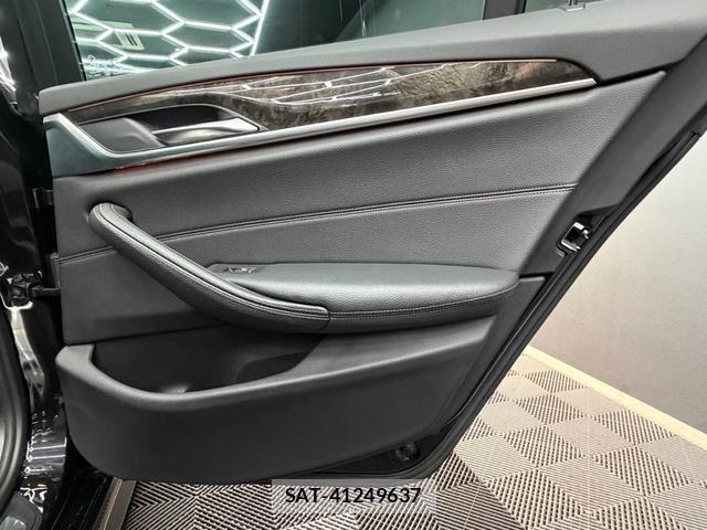 Bmw 5 SERIES 2017-06 8223546-14