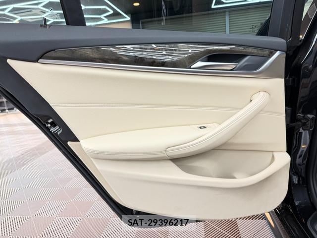 Bmw 5 SERIES 2017-12 8223547-14