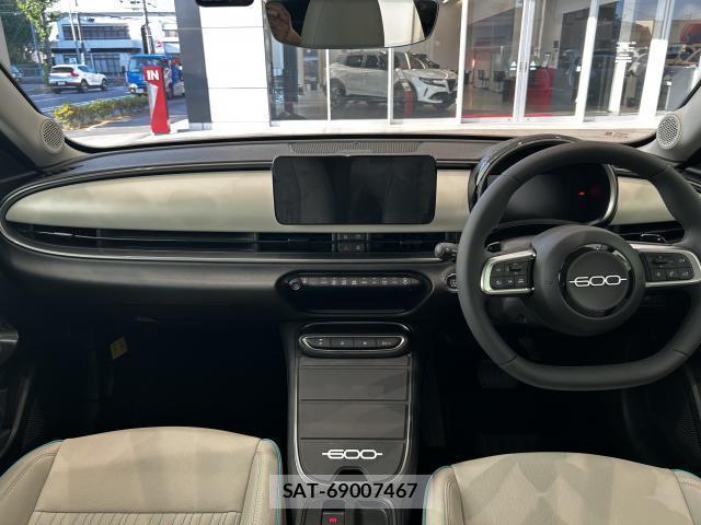 Fiat 600 Hybrid 2025-10 8222615-6