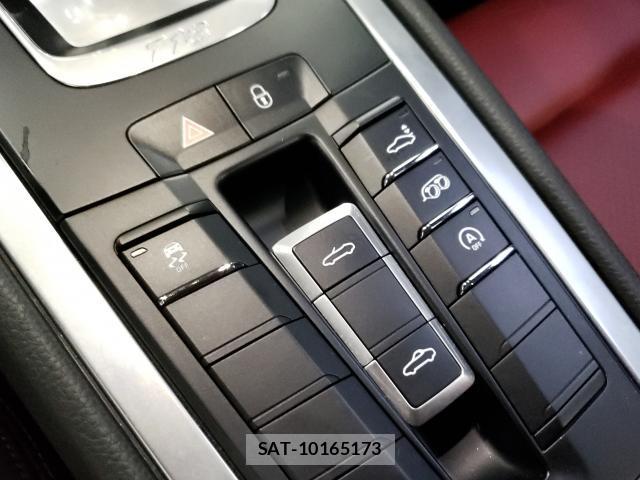 Porsche 718 Boxster 2017-01 8225567-10