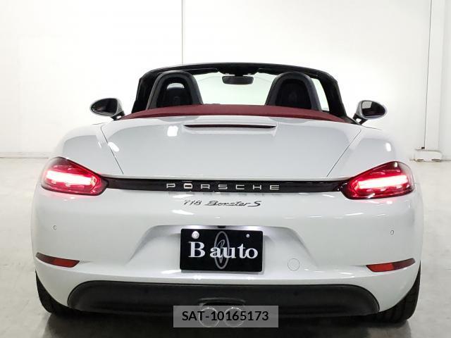Porsche 718 Boxster 2017-01 8225567-3