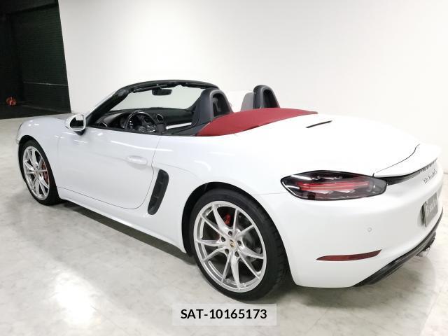 Porsche 718 Boxster 2017-01 8225567-4