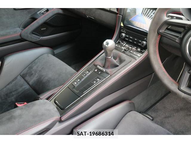 Porsche 718 Cayman 2020-04 8223868-11