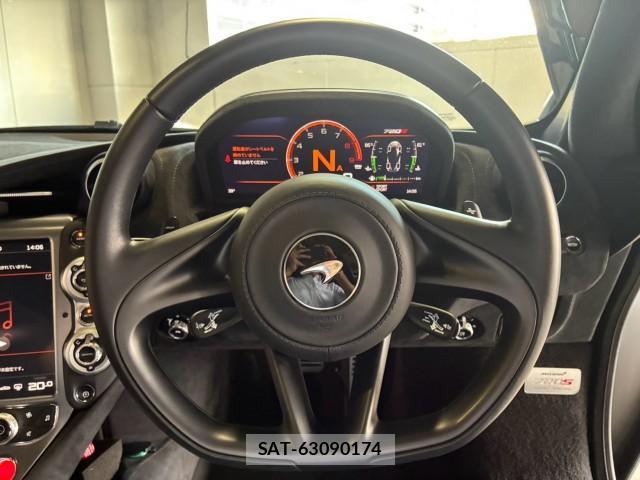 McLaren 720S 2019-03 8221463-10