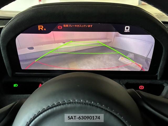 McLaren 720S 2019-03 8221463-12