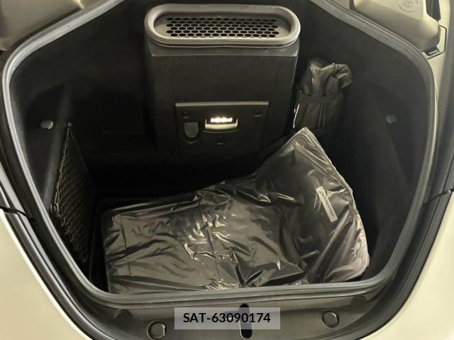 McLaren 720S 2019-03 8221463-13