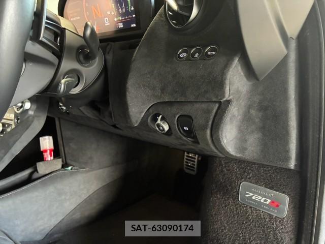 McLaren 720S 2019-03 8221463-17