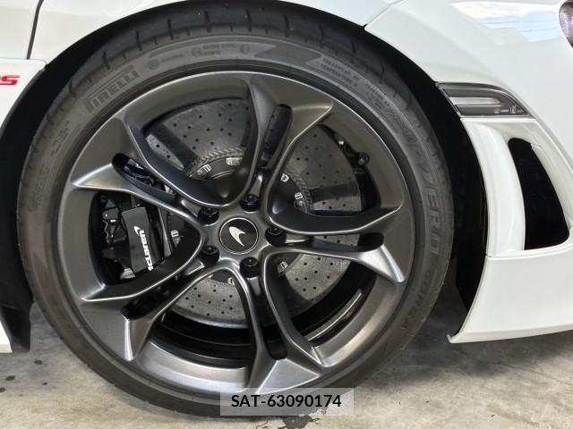 McLaren 720S 2019-03 8221463-3