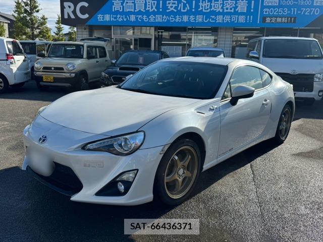 Toyota 86 2012-10 8218130-0