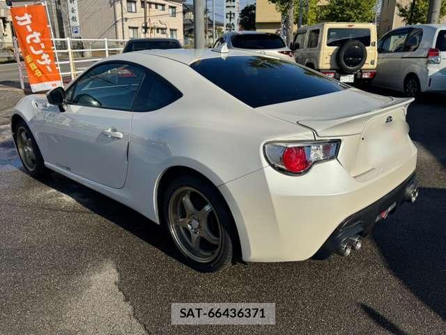 Toyota 86 2012-10 8218130-12