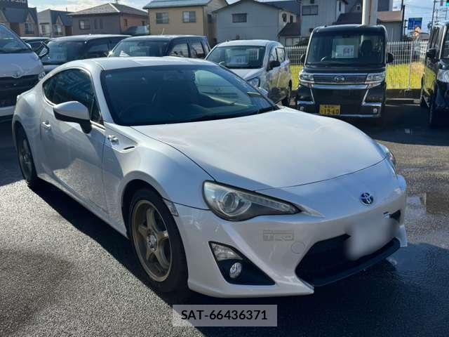Toyota 86 2012-10 8218130-8