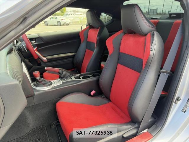 Toyota 86 2015-10 8218510-5