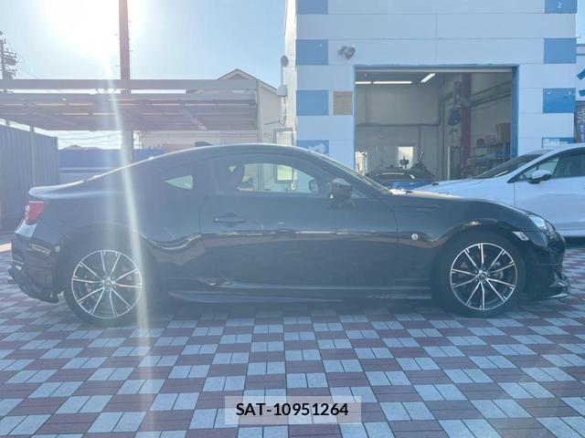 Toyota 86 2018-08 8220678-17